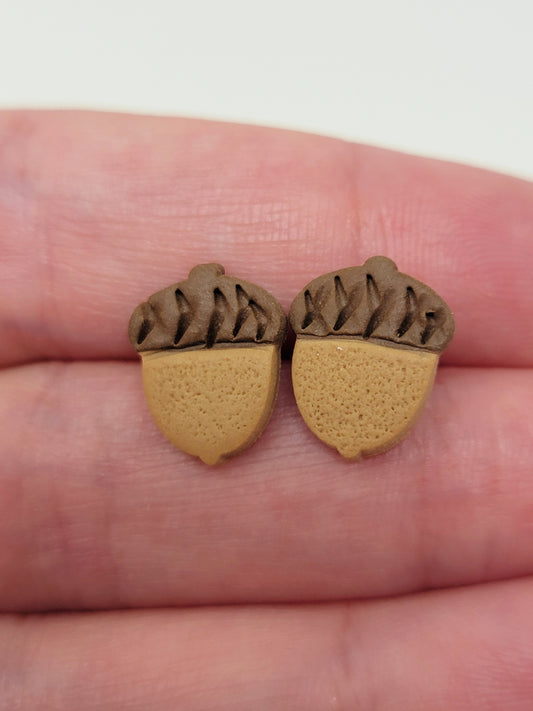 Mini acorn studs