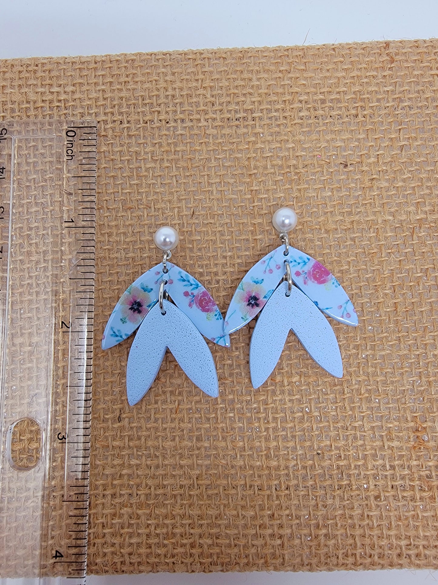 Pearl top floral blue dangles