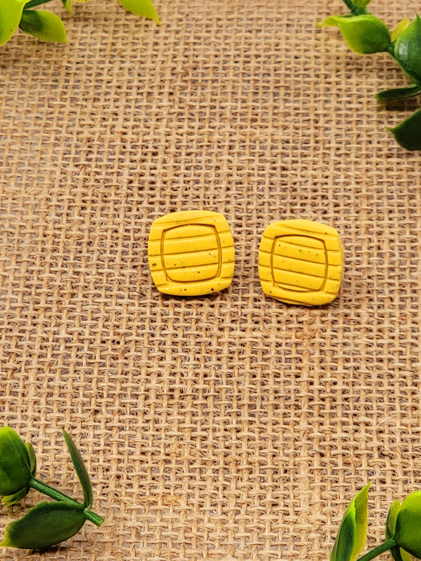 Yellow textured large studs