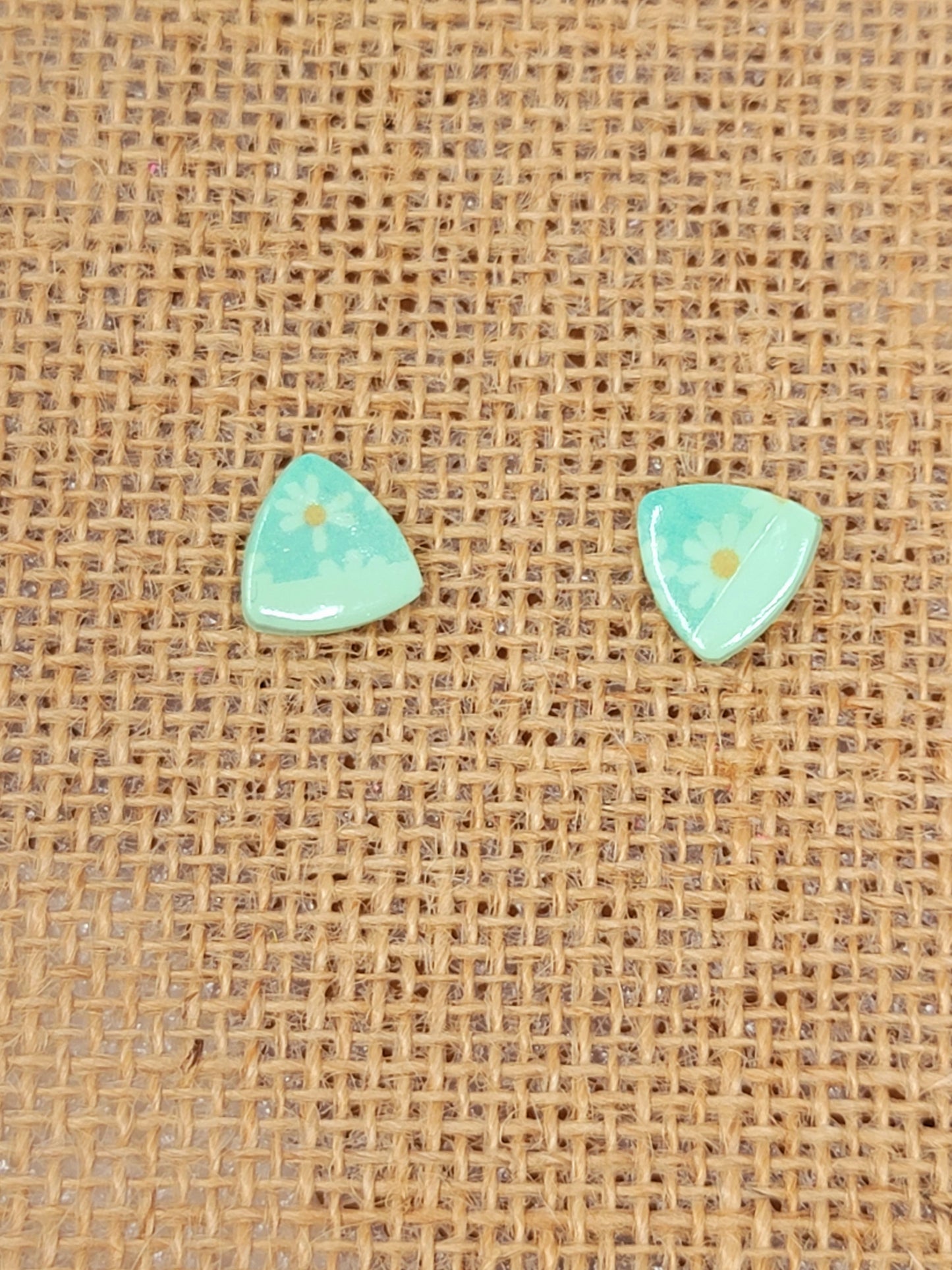 Triangular daisy studs