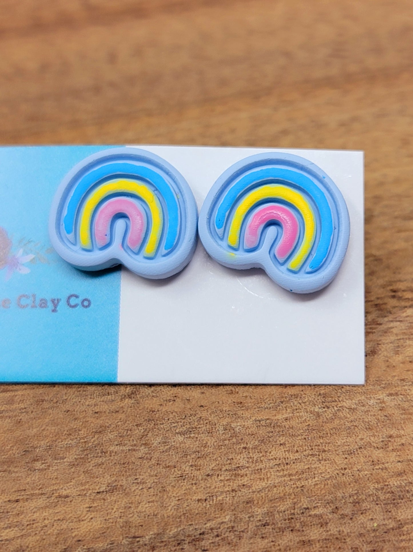 Blue rainbow marshmallow studs