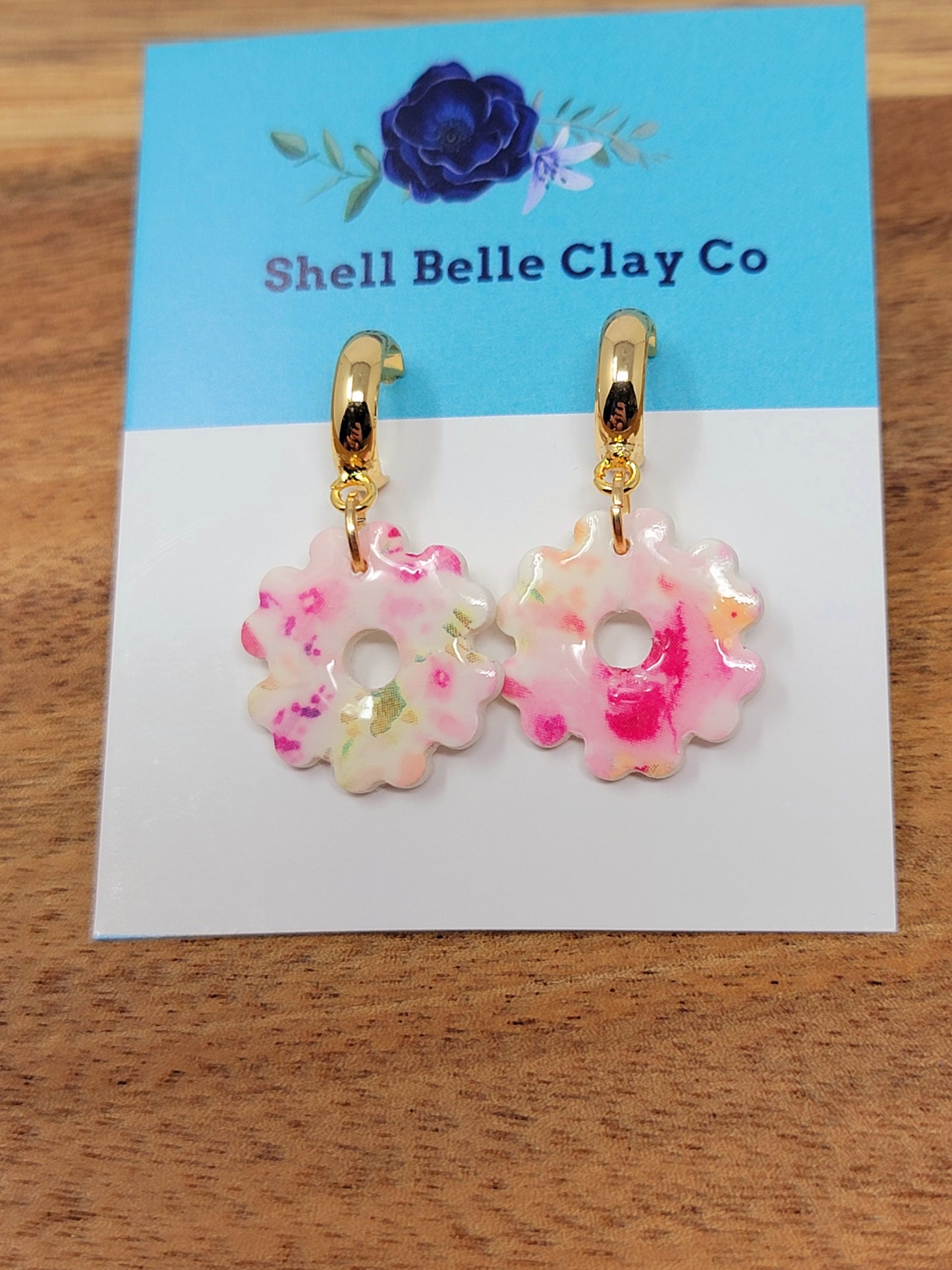 Floral pattern dangles in flower shape