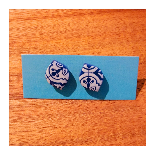 Blue & white tile pattern studs