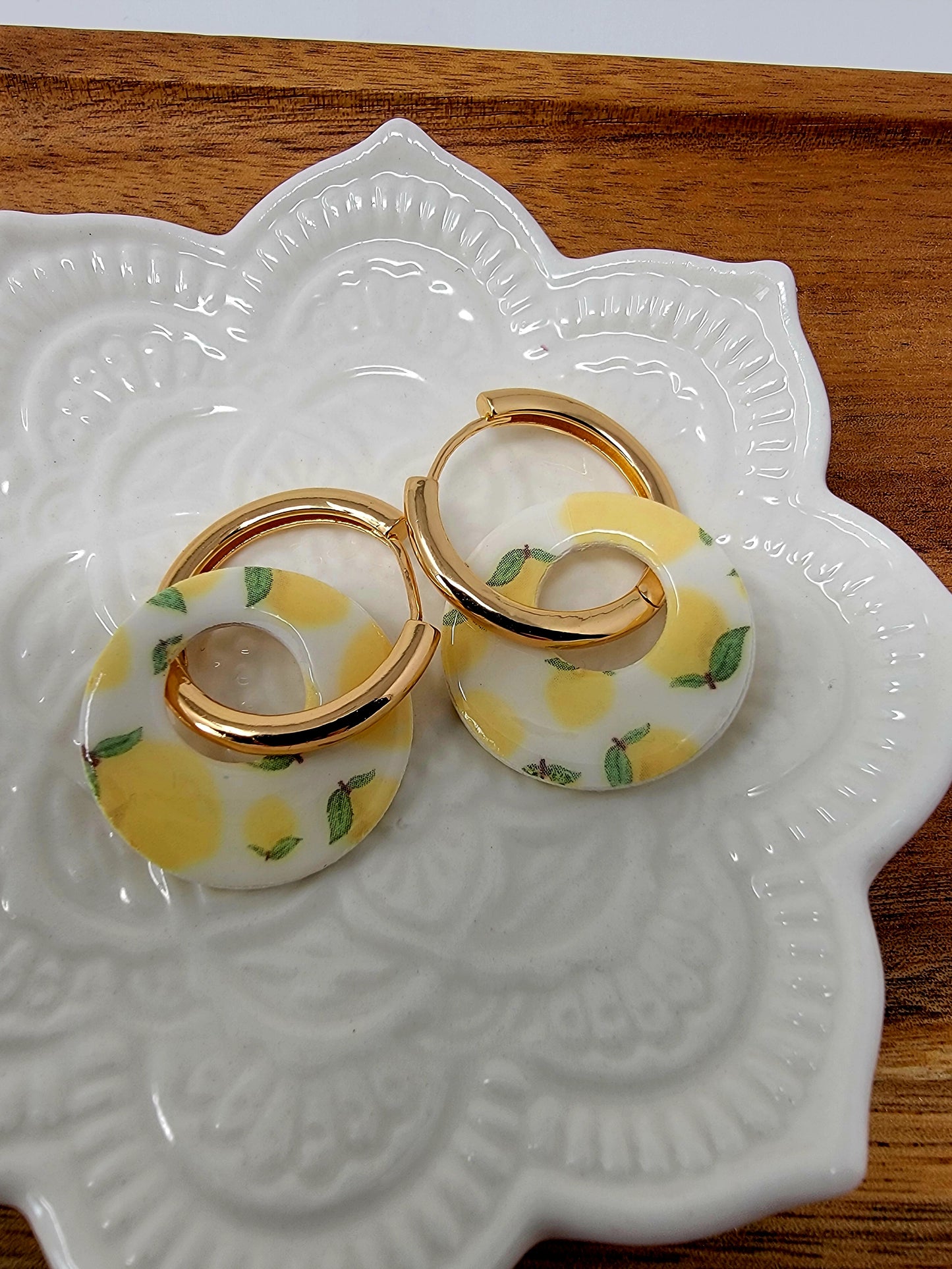Large lemon pattern chunky hoops