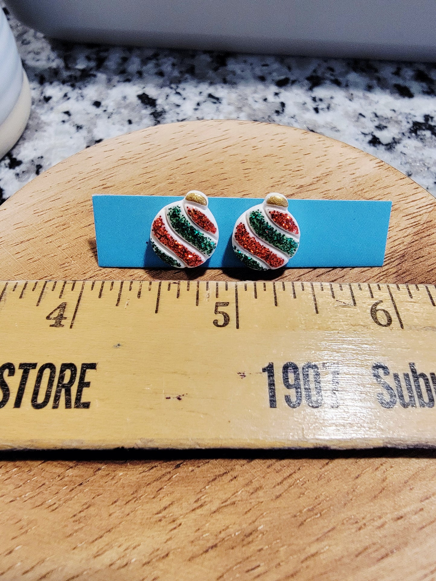 Red& green ornament studs