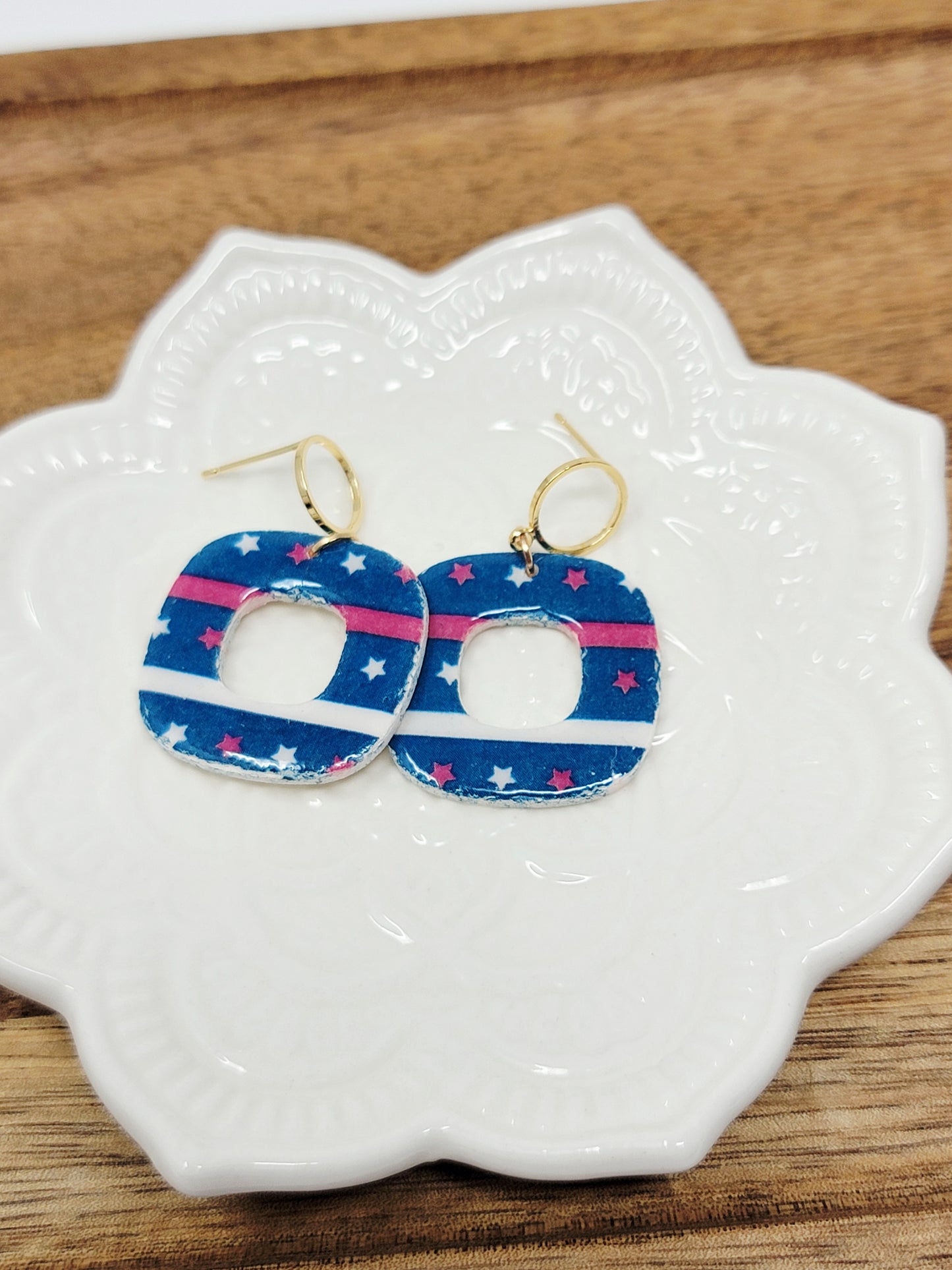 Stars& stripes square dangles
