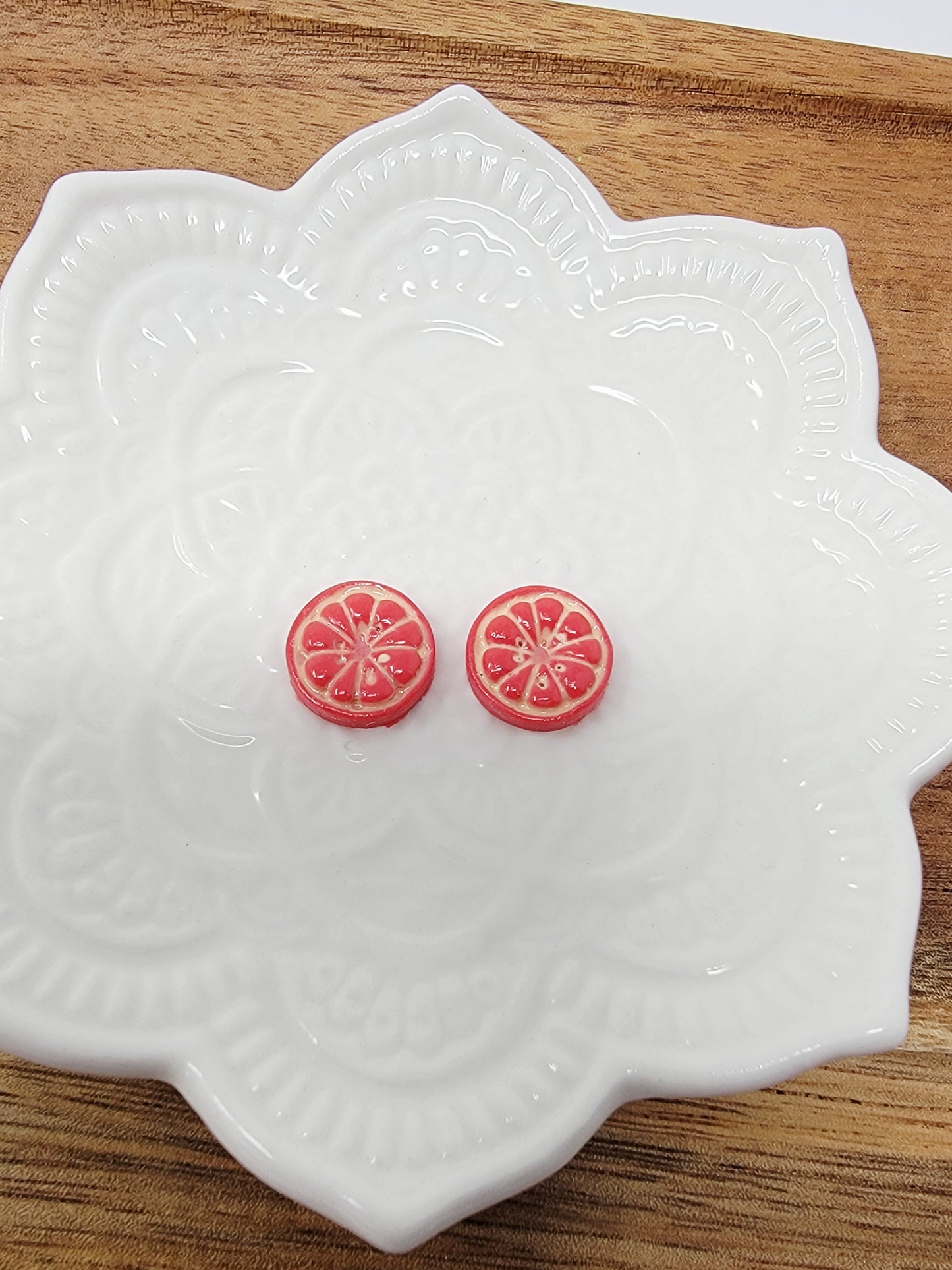 Grapefruit studs