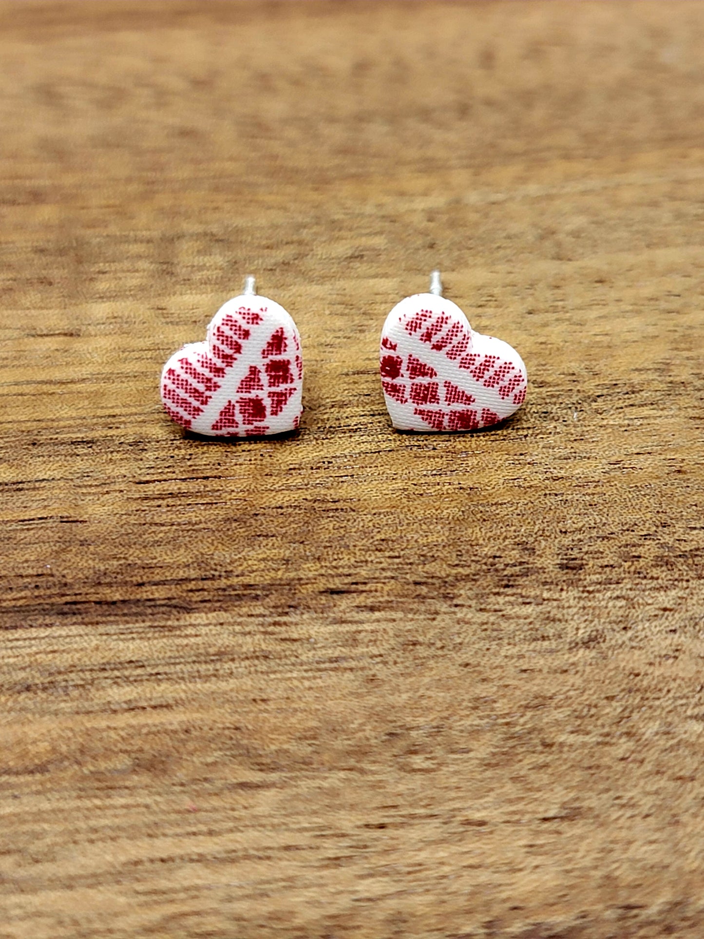 Red& white micro heart studs