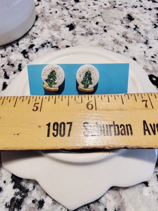 Snowglobe studs