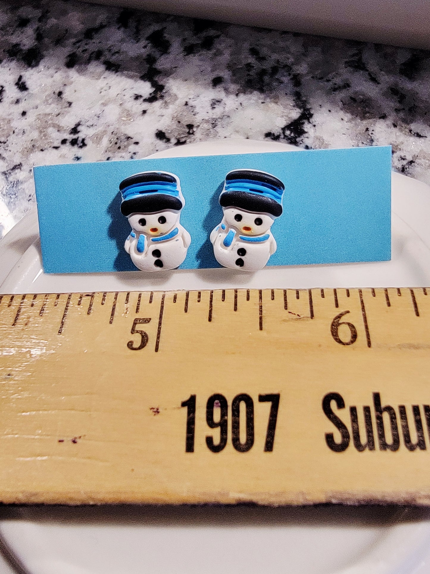 Mini snowman studs