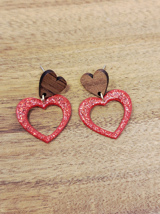 Glitter red heart dangles with wooden top