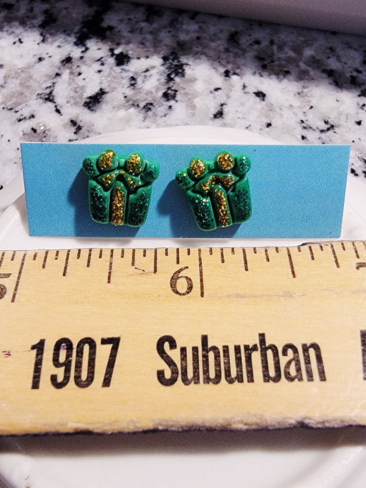 Green & gold sparkly present studs