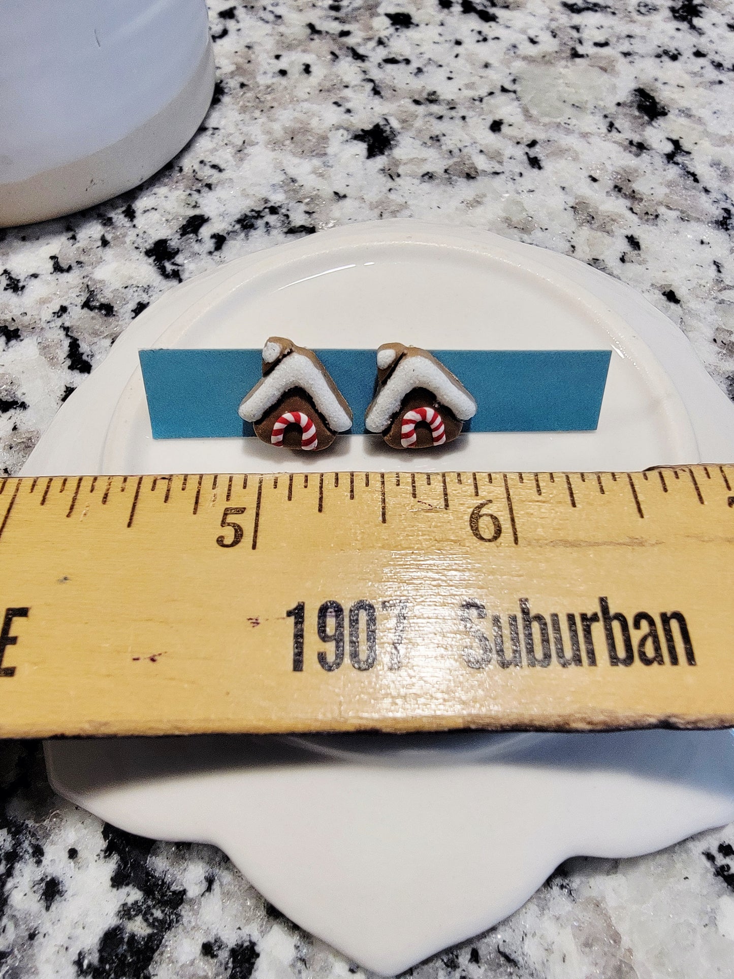 Mini gingerbread house studs