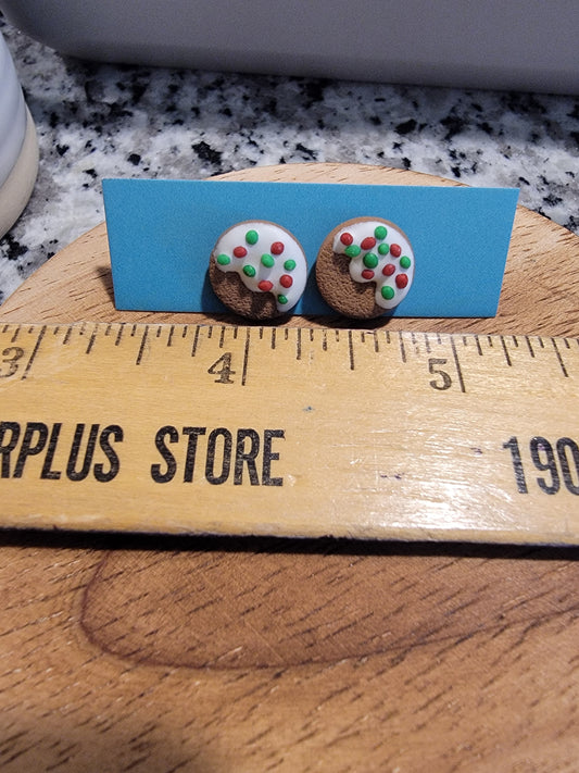 Gingerbread with sprinkles studs