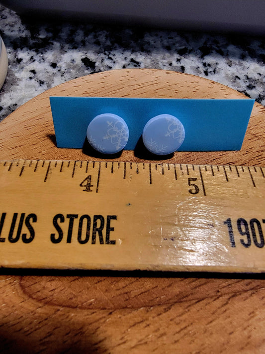 Snowflake pattern studs