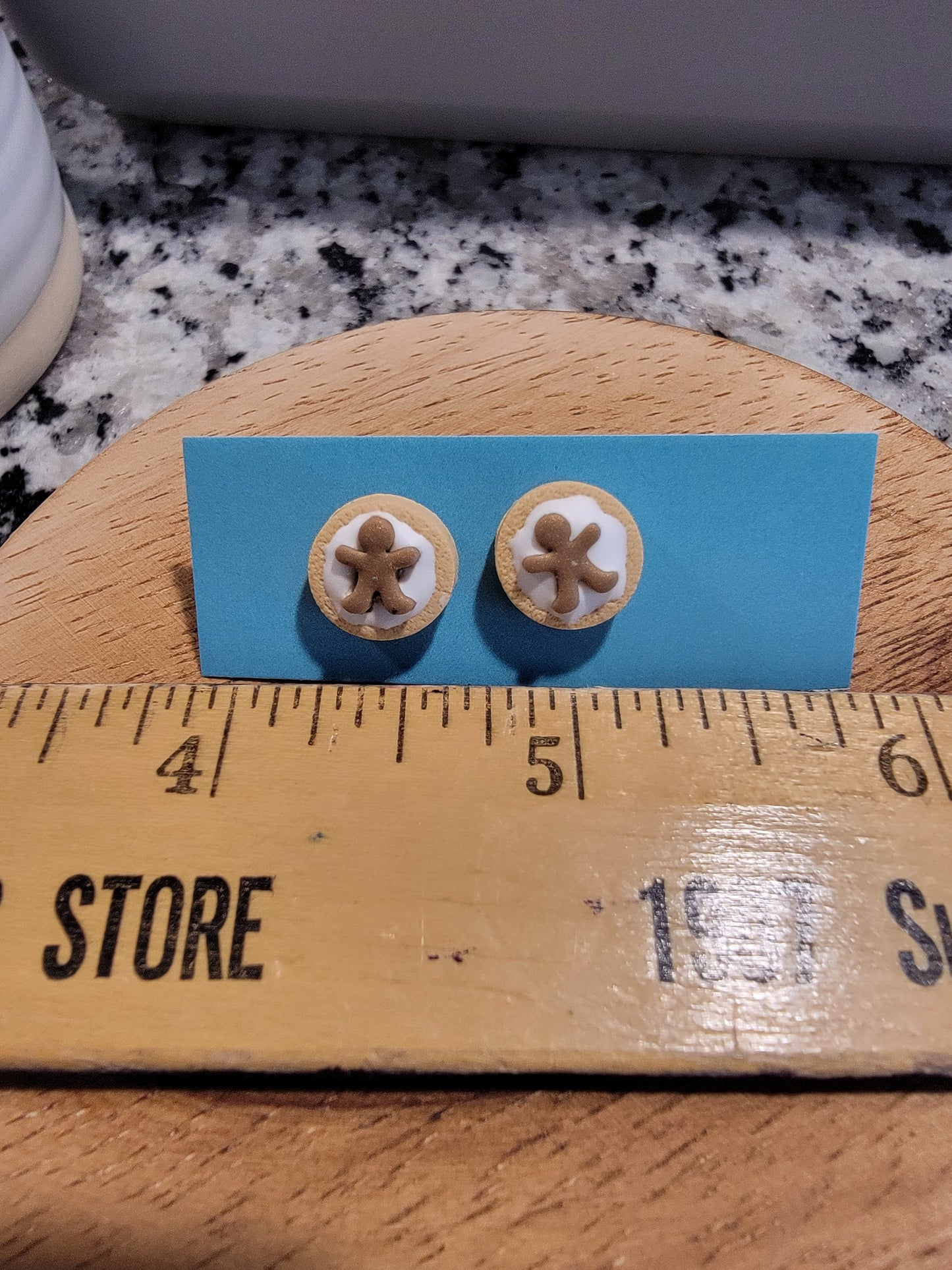 Sugar cookie with gingerbread man studs